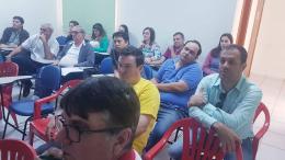 Reunião realizada na sede da Associação Comercial de Pres. Bernardes da cooperativa Sicoob Paulista e empresários da cidade.